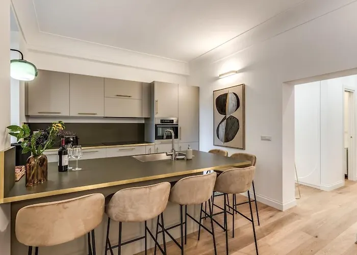 3 Bedroom Via Genova Monti Area Rome