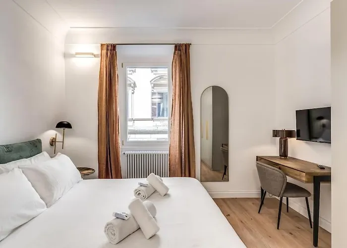 3 Bedroom Via Genova Monti Area *