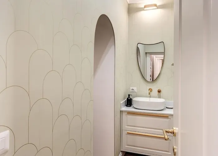 Appartement 3 Bedroom Via Genova Monti Area *