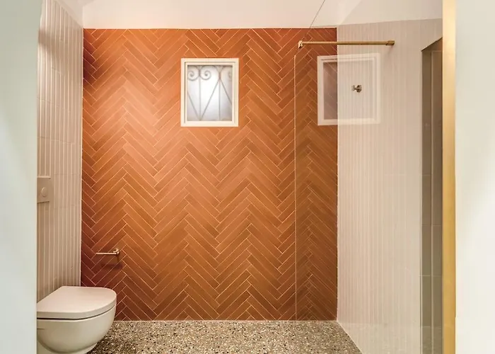 3 Bedroom Via Genova Monti Area Appartement Rome