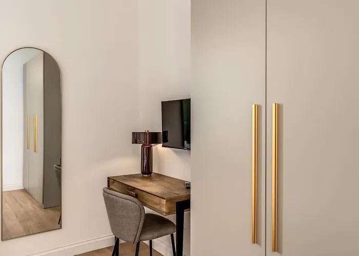 3 Bedroom Via Genova Monti Area Appartement