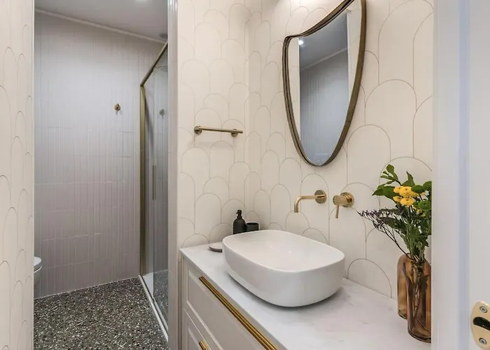 Appartement 3 Bedroom Via Genova Monti Area *