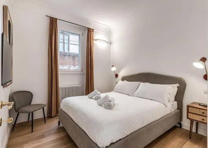 3 Bedroom Via Genova Monti Area Rome