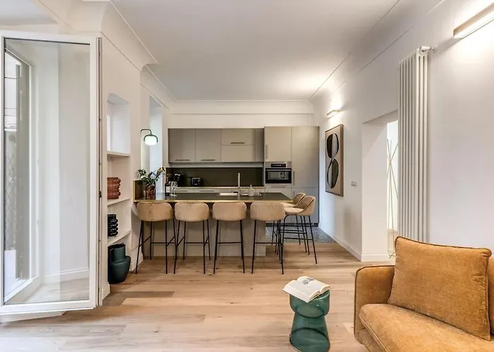 3 Bedroom Via Genova Monti Area Rome
