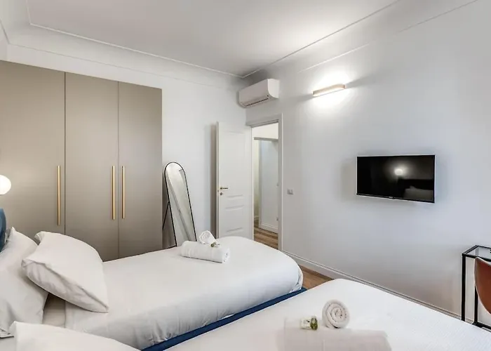 3 Bedroom Via Genova Monti Area Rome