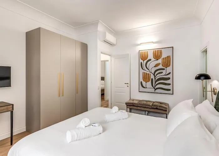 3 Bedroom Via Genova Monti Area * Rome